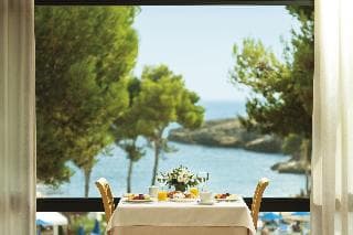 Stay at Inturotel Esmeralda Park