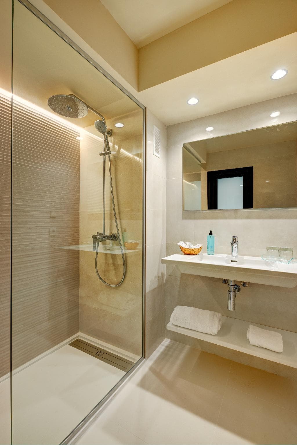 Protur Vista Badía Aparthotel - View 1